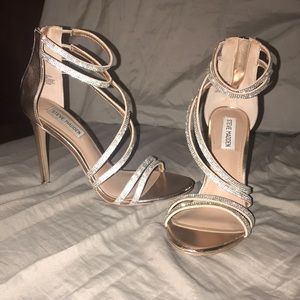 Beautiful rose gold high heels ! 👠👠💃🏻